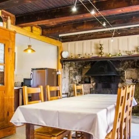 Hébergement de vacances Ancienne Maison De Ferme Avec Vue Montagne A
