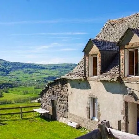 Holiday home Ancienne Maison De Ferme Avec Vue Montagne A