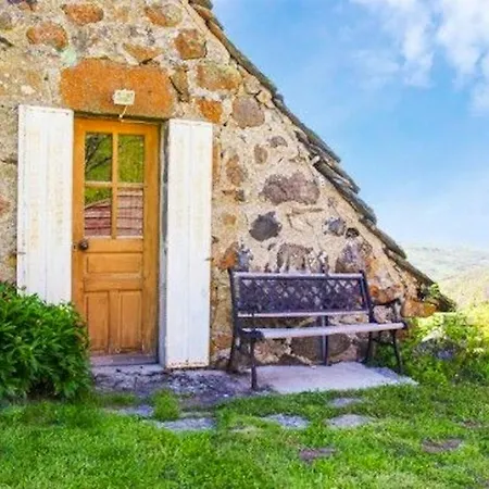 Vakantiehuis Ancienne Maison De Ferme Avec Vue Montagne A *